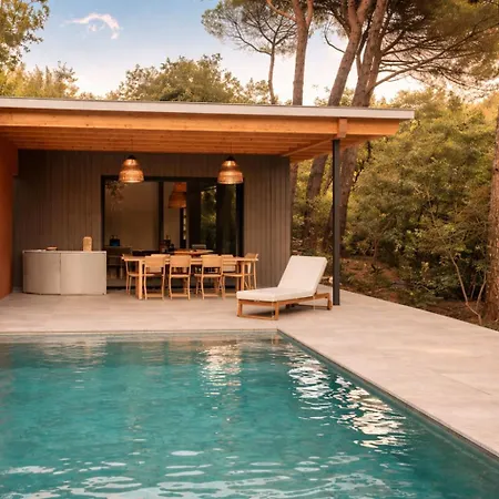 Refuge Sous Les Pins Feriehus