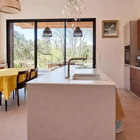 Refuge Sous Les Pins Hébergement de vacances Fontarèches