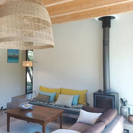 Refuge Sous Les Pins Hébergement de vacances Fontarèches